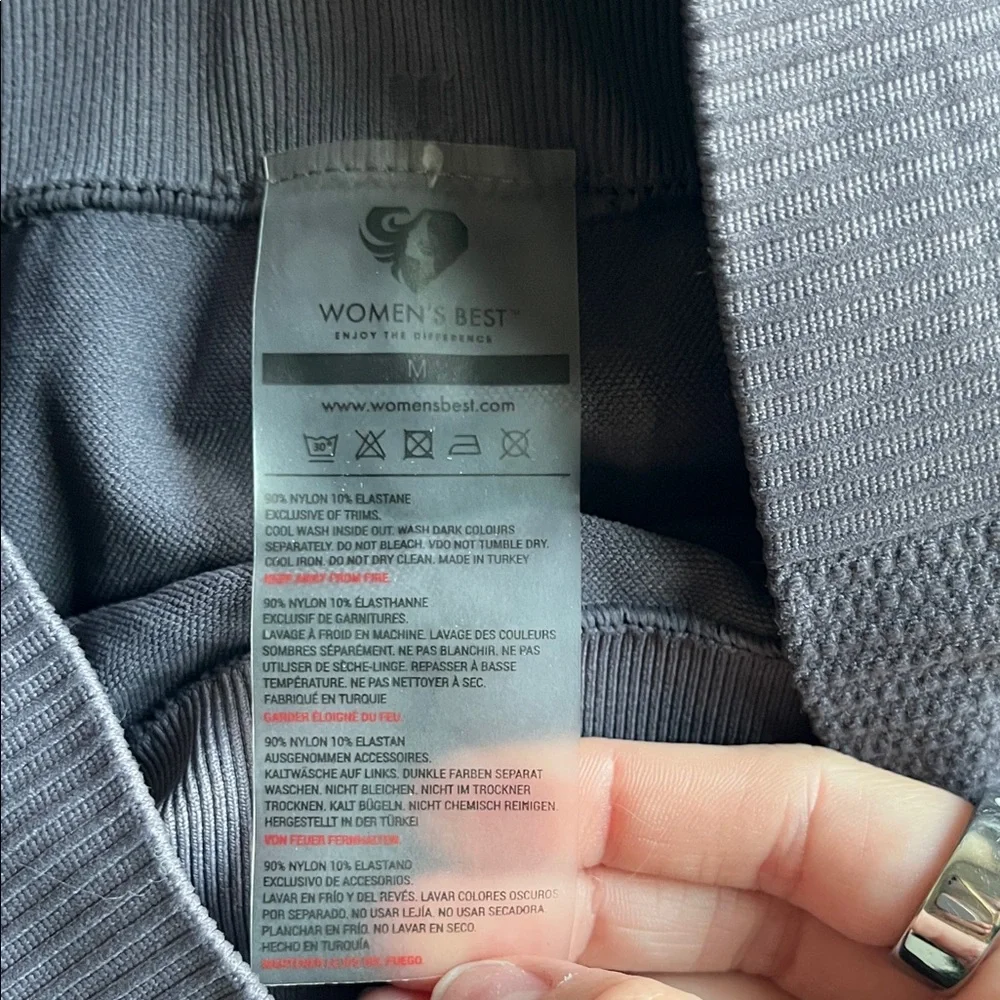 Women’s best plum leggings - Picture 3 of 3